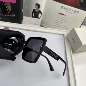 <AUTHENTIC>Dior Black Oversized Square Sunglasses